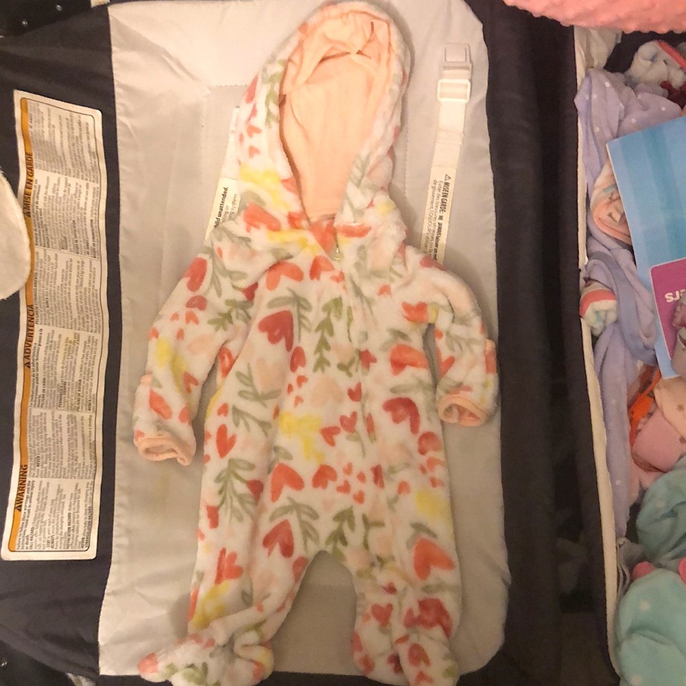 Warm onsie with a hood 0-3